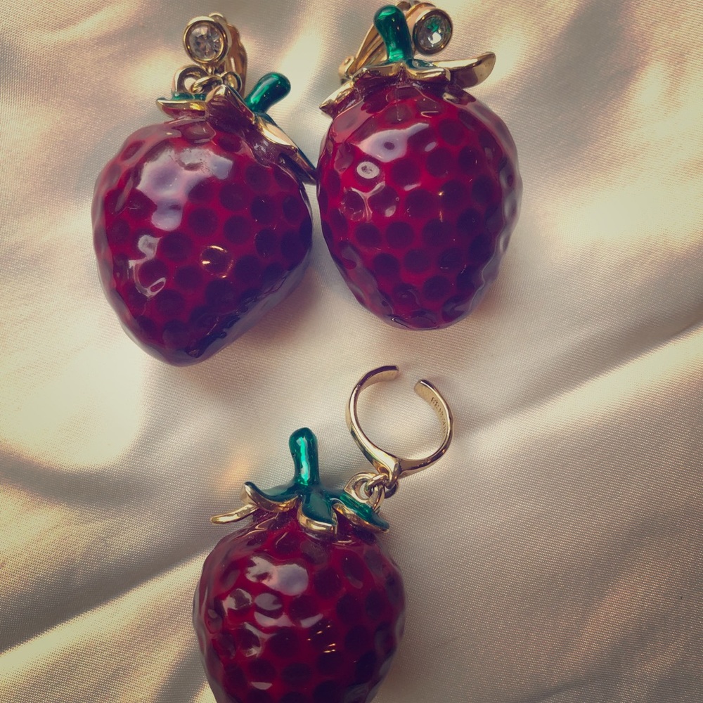 Dress33 Runway Clip on Earrings and Ring